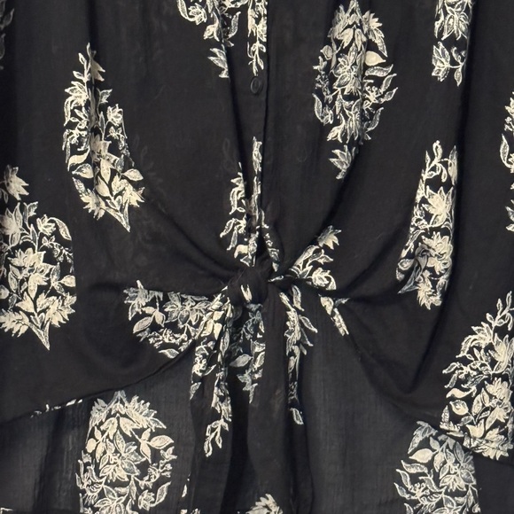 Lucky Brand Black Floral Women's Blouse  (Size: 2X) - Picture 7 of 9